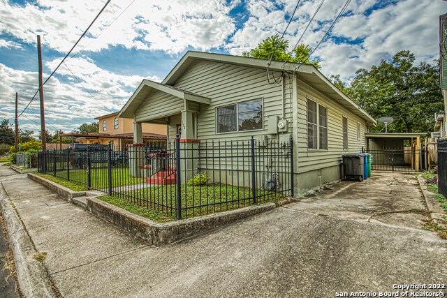 158 Oelkers St San Antonio, TX 78204 photo 3