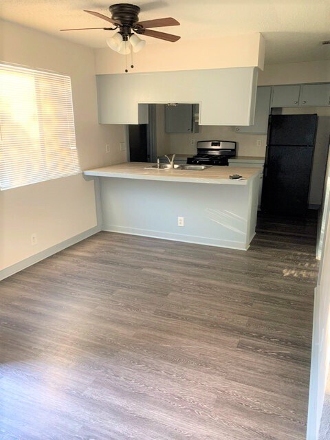 2406 Bucks Run Austin, TX 78744 photo 4