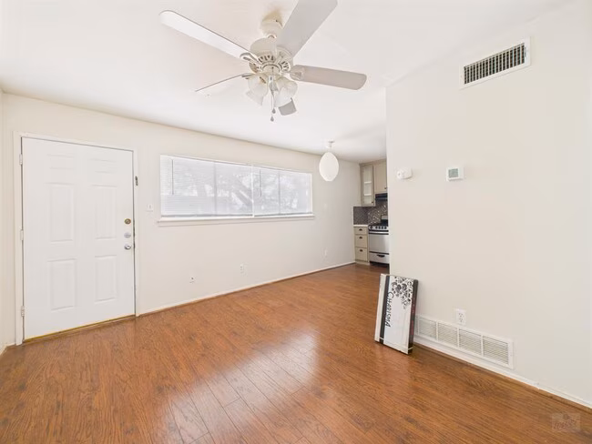 803 W 28th St Austin, TX 78705 photo 4