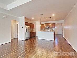 1002 Woodcrest Dr Lancaster, TX 75134 photo 4