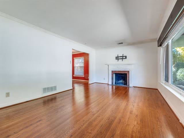 6150 Ravendale Lane, Dallas, TX 75214 photo 2