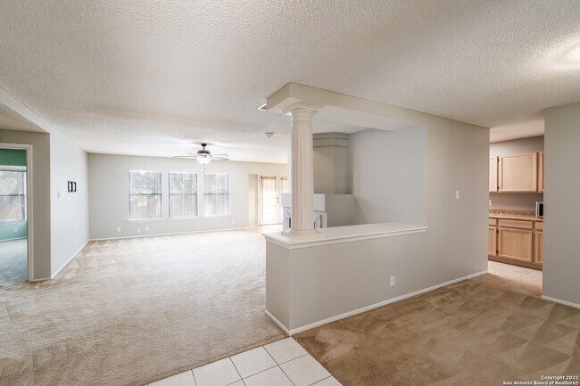 9614 Fern Crest San Antonio, TX 78250 photo 2