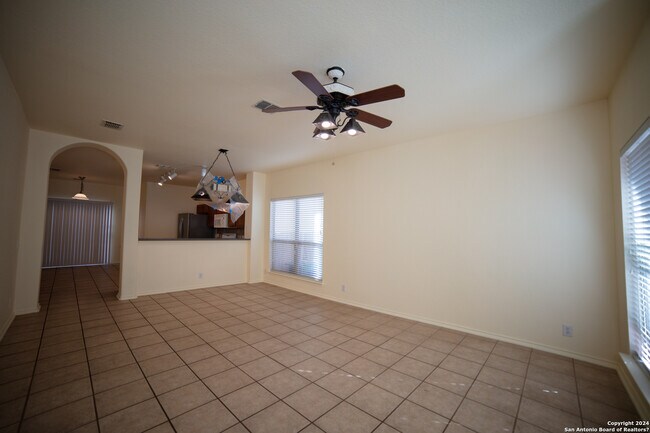 6219 W Jolie Ct San Antonio, TX 78240 photo 2