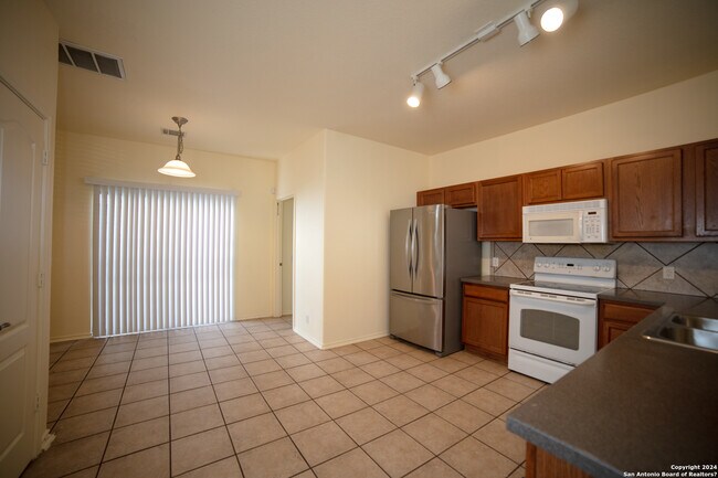 6219 W Jolie Ct San Antonio, TX 78240 photo 3