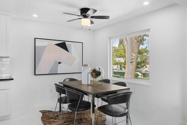 280 Tradewinds Dr #2 photo 5