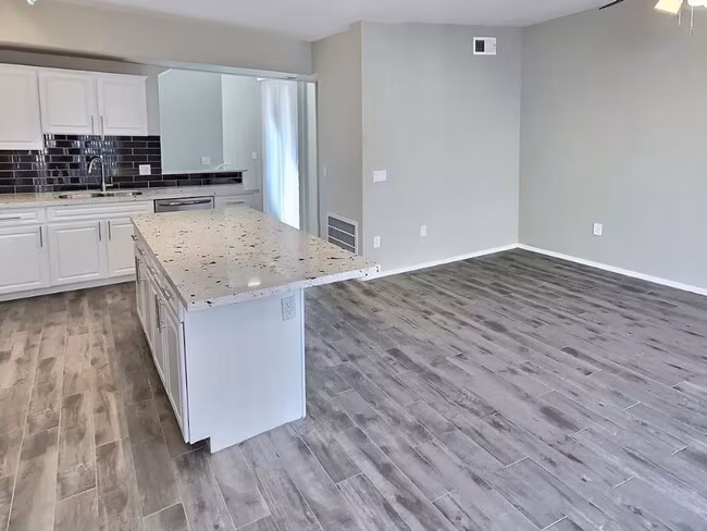 18250 N Cave Creek Rd Phoenix, AZ 85032 photo 5