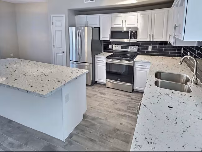 18250 N Cave Creek Rd Phoenix, AZ 85032 photo 3