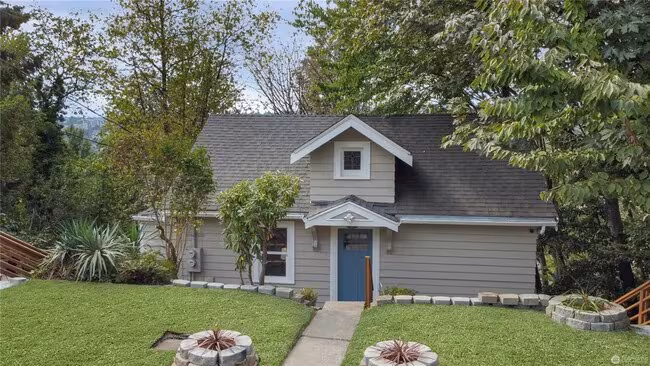 3819 21st Ave SW Seattle, WA 98106 photo 2