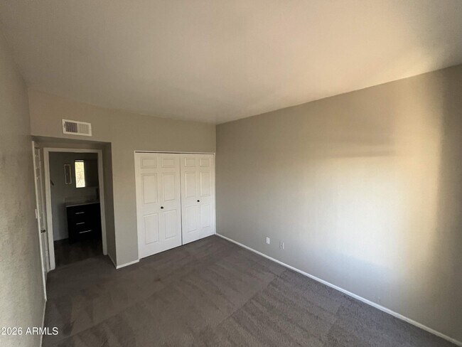 1017 E Maryland Ave Phoenix, AZ 85014 photo 5