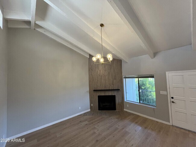 1017 E Maryland Ave Phoenix, AZ 85014 photo 2