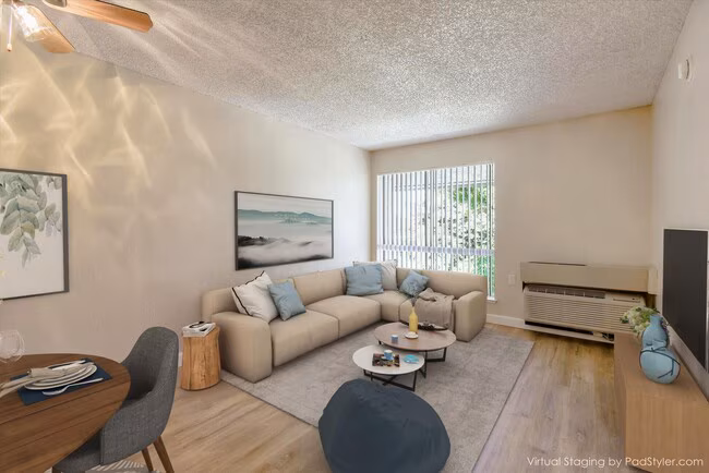Civic Plaza Apartments photo 2