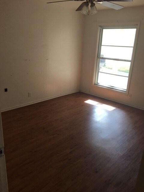 2413 Sussex Dr Garland, TX 75041 photo 4