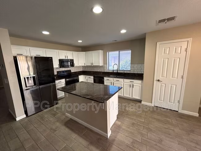 21814 W Cocopah St Buckeye, AZ 85326 photo 2