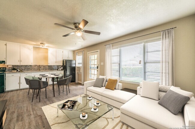 5539 Randolph Blvd San Antonio, TX 78233 photo 2