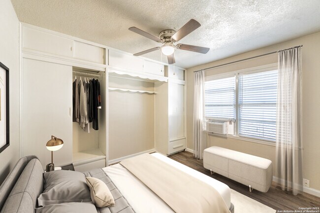 5539 Randolph Blvd San Antonio, TX 78233 photo 4