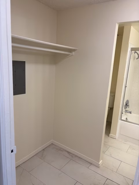 Imperial Tower Apartments photo 5
