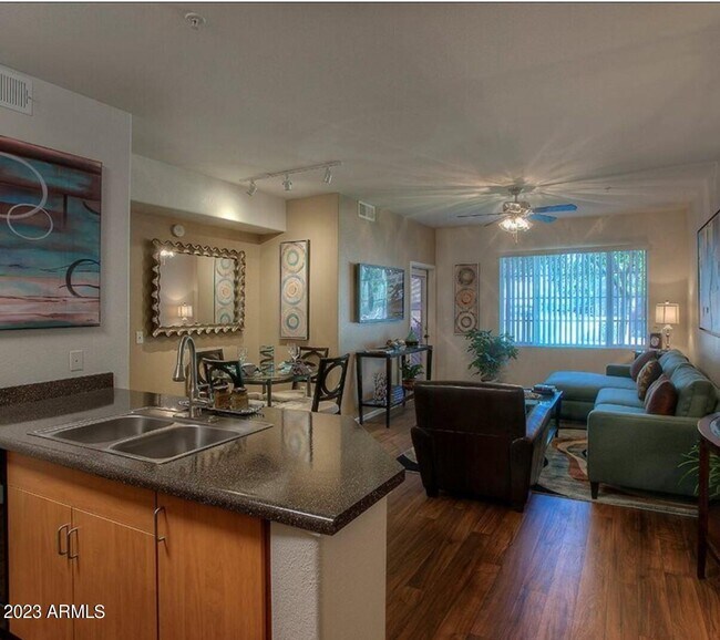 110 W Bell Rd Phoenix, AZ 85023 photo 3