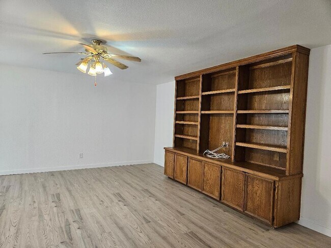 1511 W Mesa Park Dr Round Rock, TX 78664 photo 2