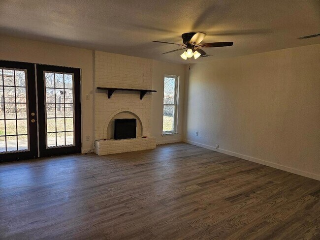 1511 W Mesa Park Dr Round Rock, TX 78664 photo 4