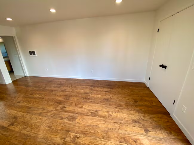 716 Leonard Avenue, Oceanside, CA 92054 photo 3
