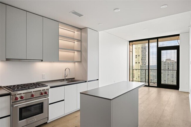 610 Davis St Austin, TX 78701 photo 3
