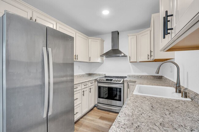 100 Marin Center Dr San Rafael, CA 94903 photo 5