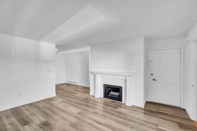 100 Marin Center Dr San Rafael, CA 94903 photo 3