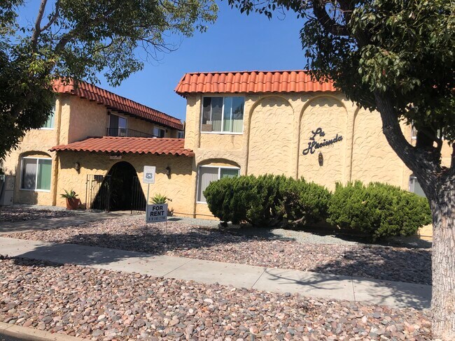 333 Roosevelt St Chula Vista, CA 91910 photo 2