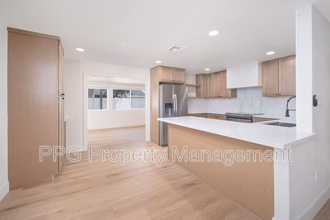 3718 E Ludlow Dr Phoenix, AZ 85032 photo 2
