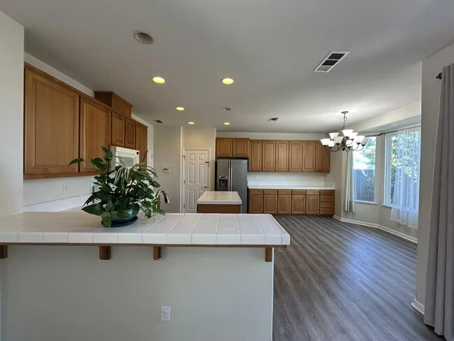 2065 Mckenzie Pl San Jose, CA 95131 photo 4