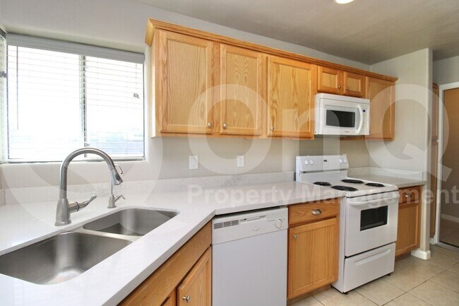 258 South Lazona Drive, Mesa, AZ 85204 photo 3