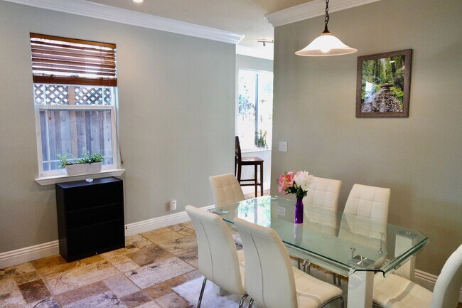 Modern House Near Downtown photo 5