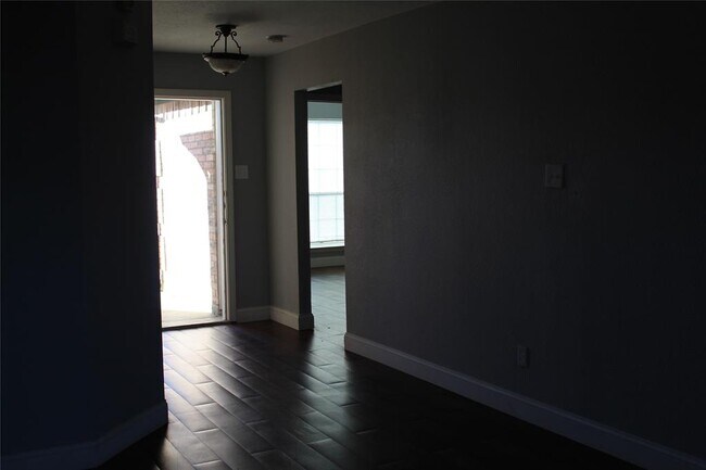 424 Penny Lane, Burleson, TX 76028 photo 3