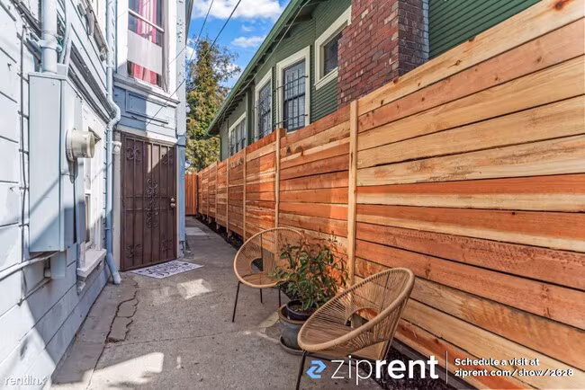 2200 East 21st Street, Oakland, CA 94606 photo 3