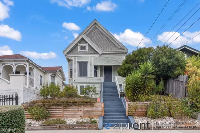 2200 East 21st Street, Oakland, CA 94606 photo 2