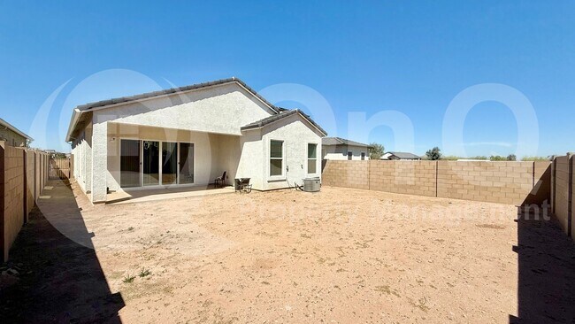 22785 N Diamond Dr Maricopa, AZ 85138 photo 4