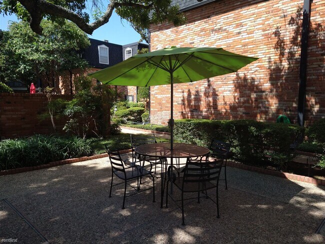 8401 N New Braunfels Ave San Antonio, TX 78209 photo 3