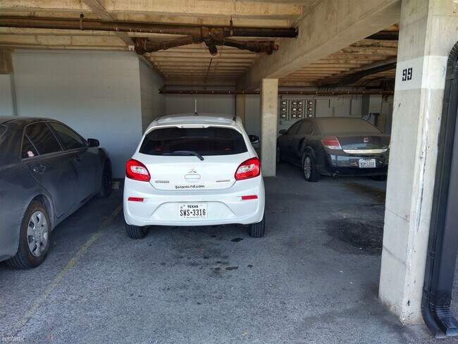 8401 N New Braunfels Ave San Antonio, TX 78209 photo 4