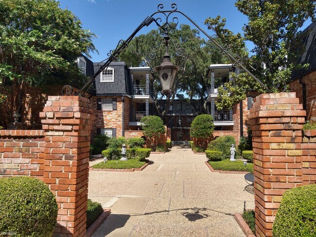 8401 N New Braunfels Ave San Antonio, TX 78209 photo 5