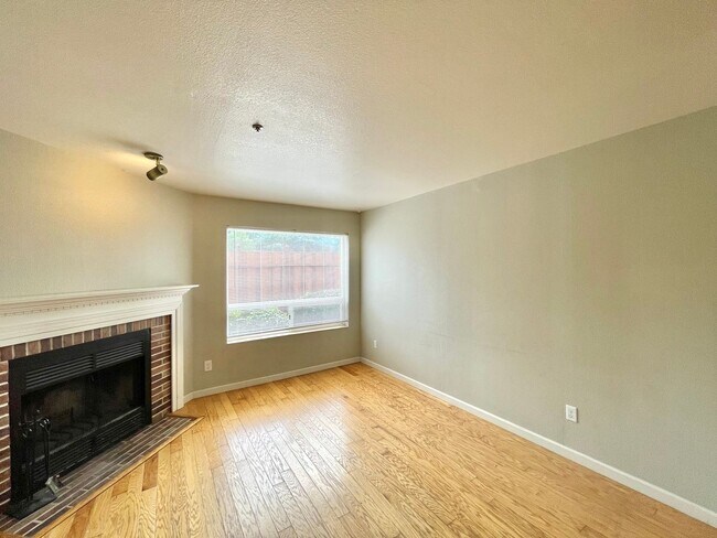 Great Condo for rent photo 5