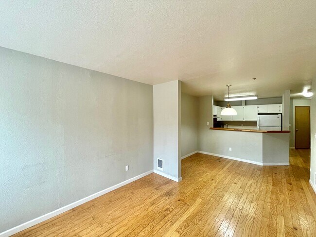 Great Condo for rent photo 4