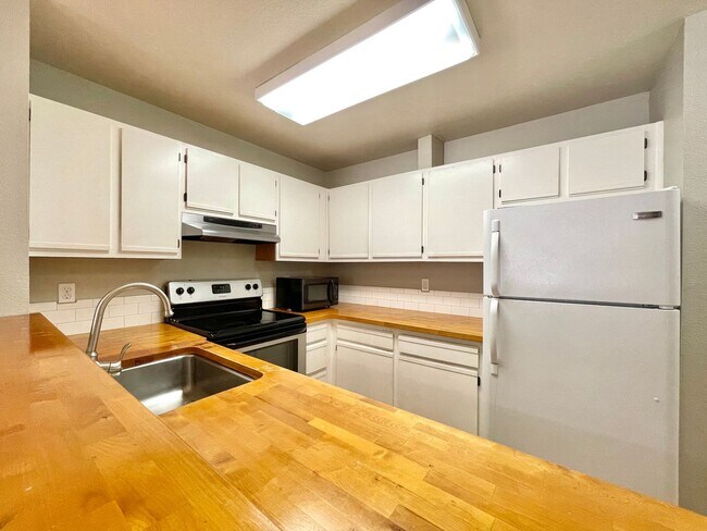 Great Condo for rent photo 2