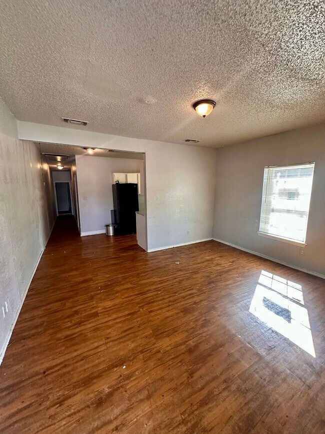 3004-3006 K Avenue Fort Worth, TX 76105 photo 2