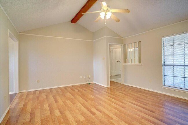 2810 Sarah Drive, Arlington, TX 76013 photo 4