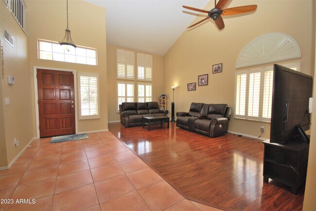 1227 E Glenhaven Dr Phoenix, AZ 85048 photo 4