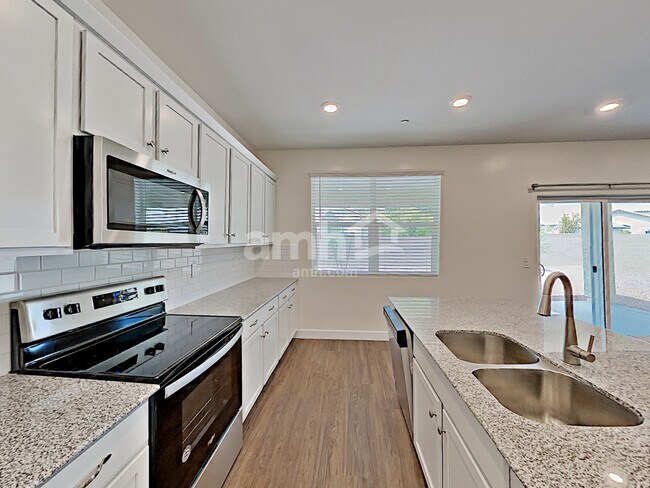 12502 N 60th Ave Glendale, AZ 85304 photo 5