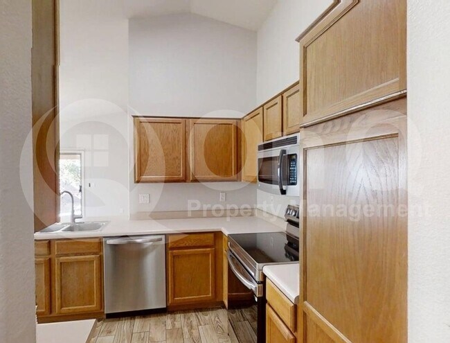8556 W Sanna St Peoria, AZ 85345 photo 3