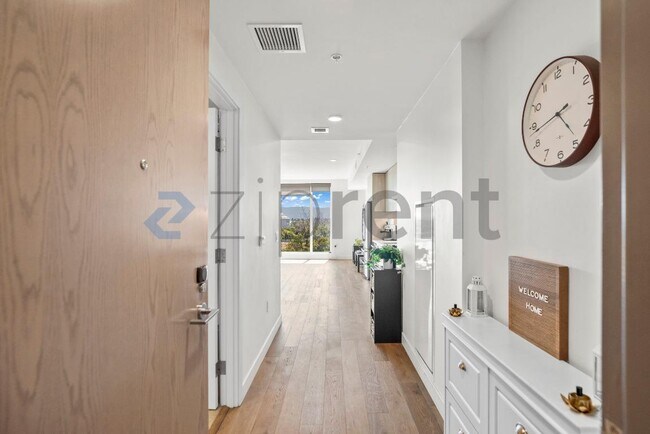 Unit 10710 photo 4