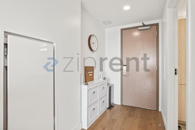 Unit 10710 photo 5