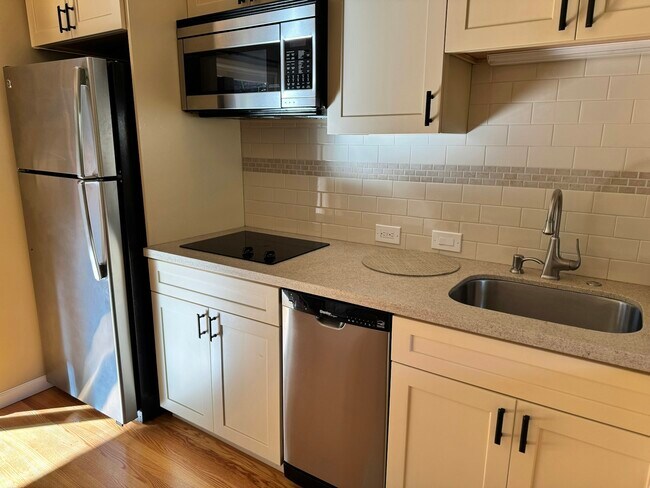 760 La Mesa Dr Menlo Park, CA 94028 photo 5